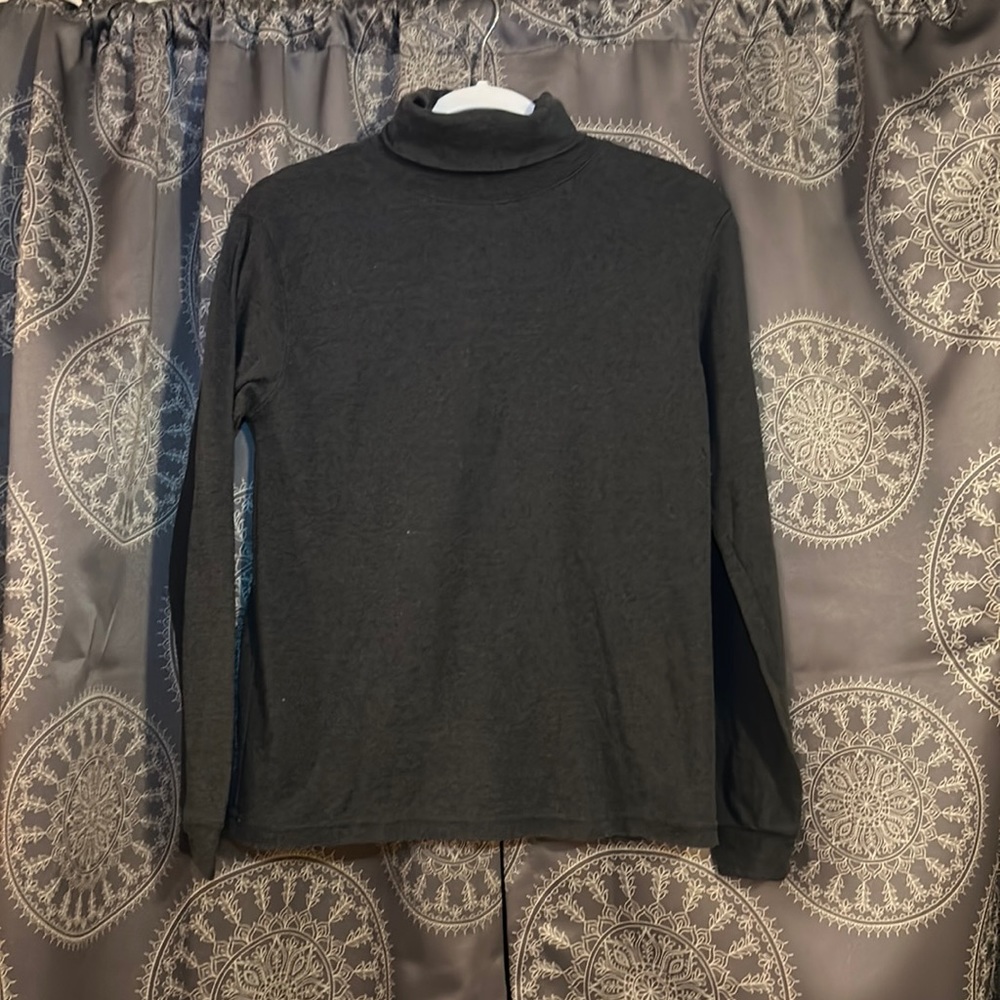 Stephanie Rodgers by Fashion trend. Grey turtle neck. Soft thick material